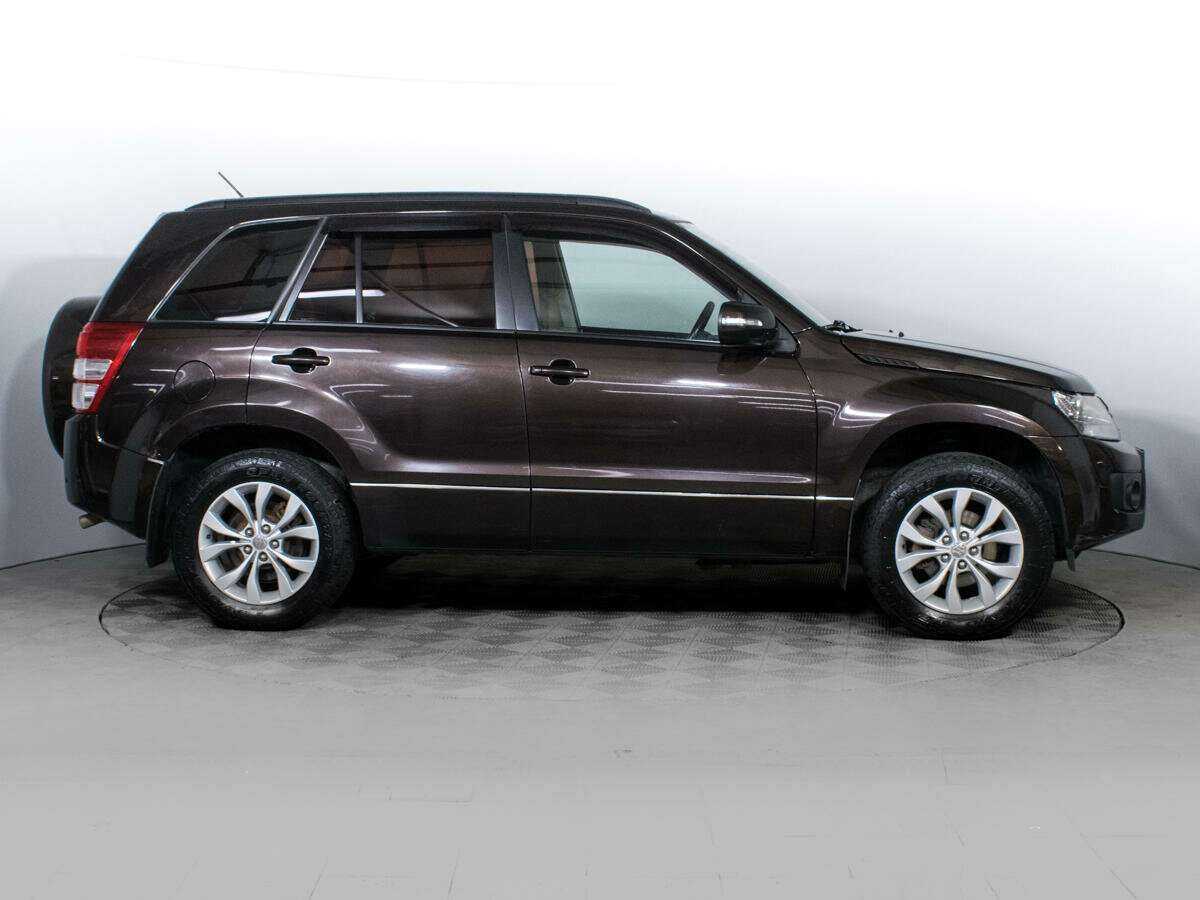 Suzuki Grand Vitara с пробегом — 2013 год. Фото: #3