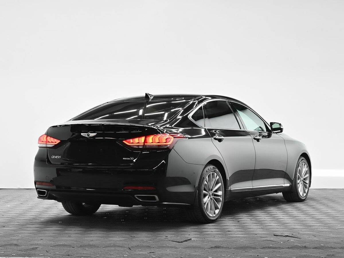 Hyundai Genesis с пробегом — 2016 год. Фото: #3