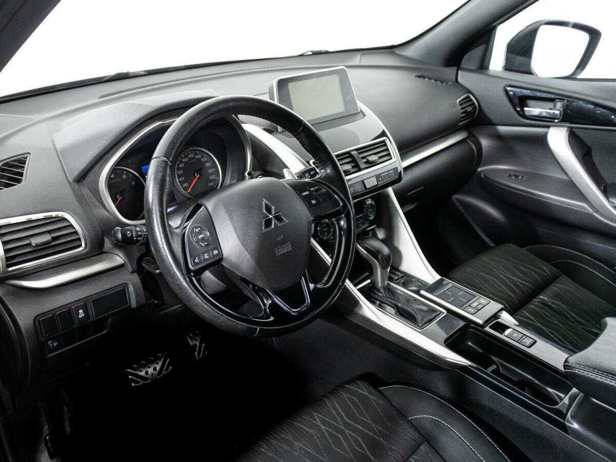 Mitsubishi Eclipse Cross с пробегом — 2019 год. Фото: #10
