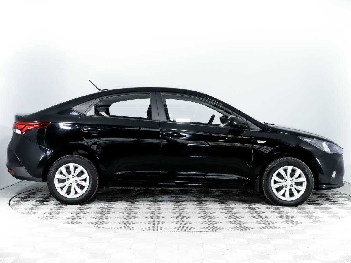 Hyundai Solaris с пробегом — 2021 год. Фото: #3