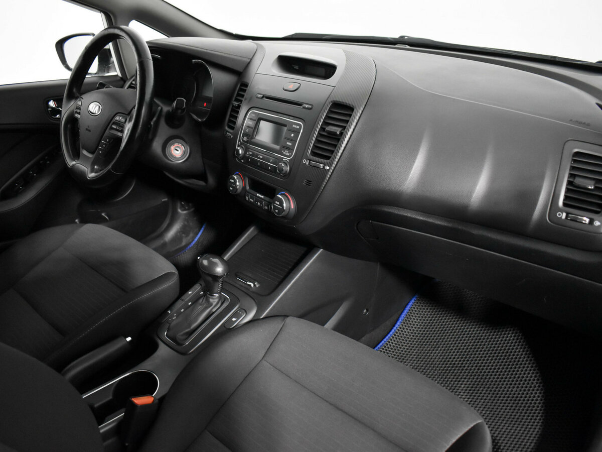 Kia Cerato с пробегом — 2015 год. Фото: #10