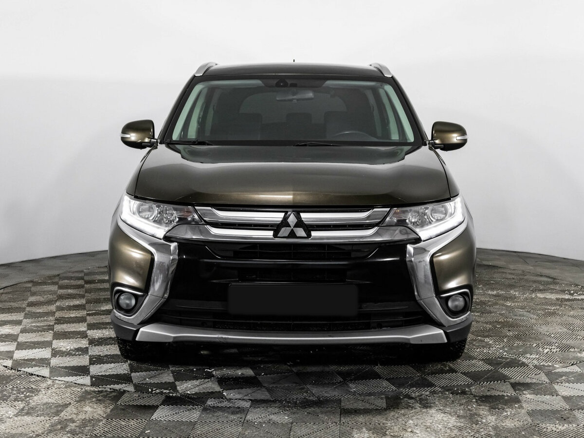 Mitsubishi Outlander с пробегом — 2015 год. Фото: #1