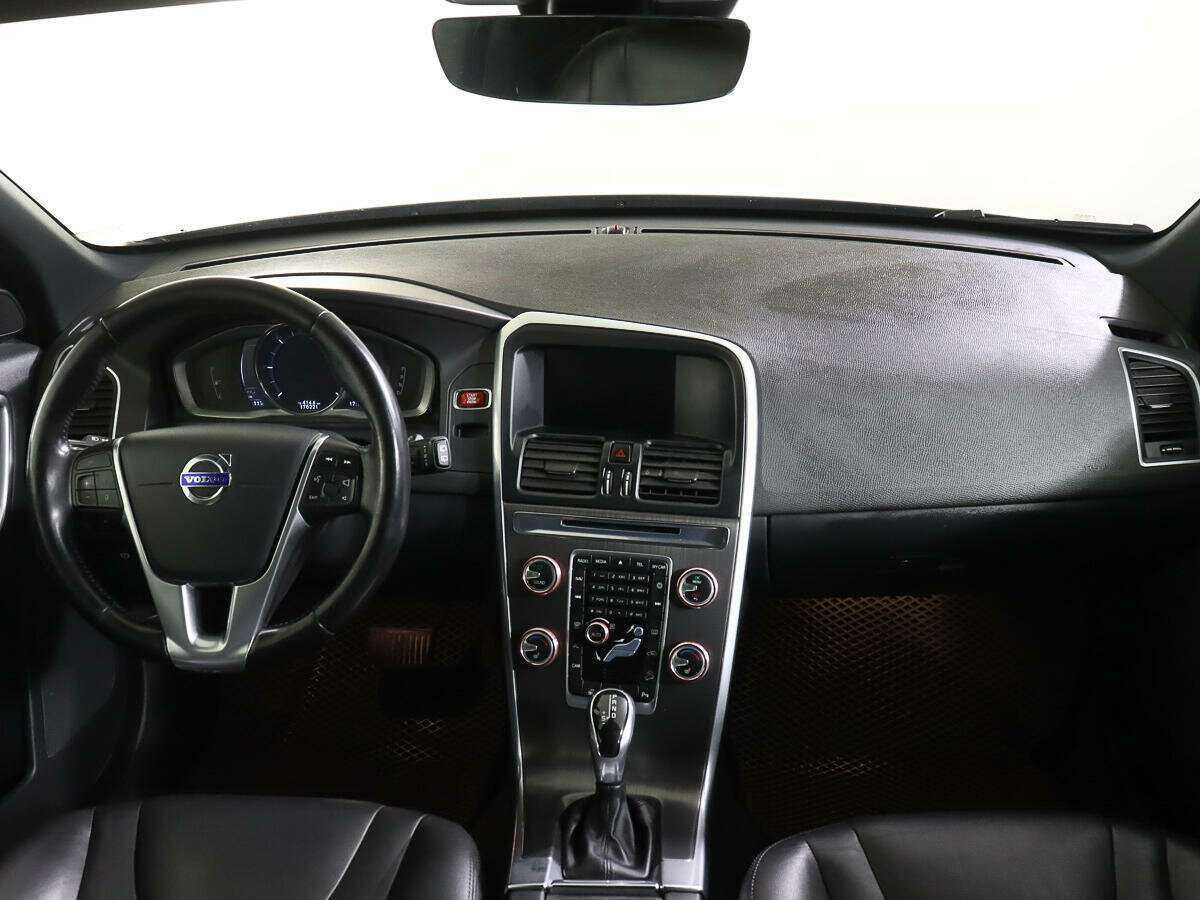 Volvo XC60 с пробегом — 2015 год. Фото: #10