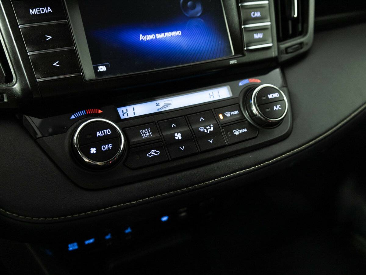 Toyota RAV4 с пробегом — 2016 год. Фото: #15