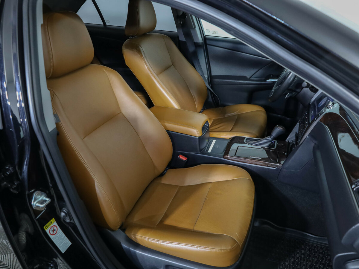 Toyota Camry с пробегом — 2017 год. Фото: #25