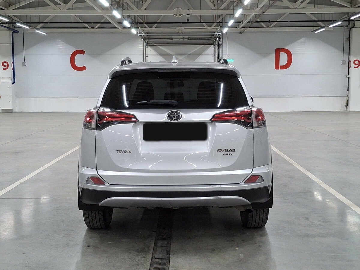 Toyota RAV4 с пробегом — 2019 год. Фото: #5