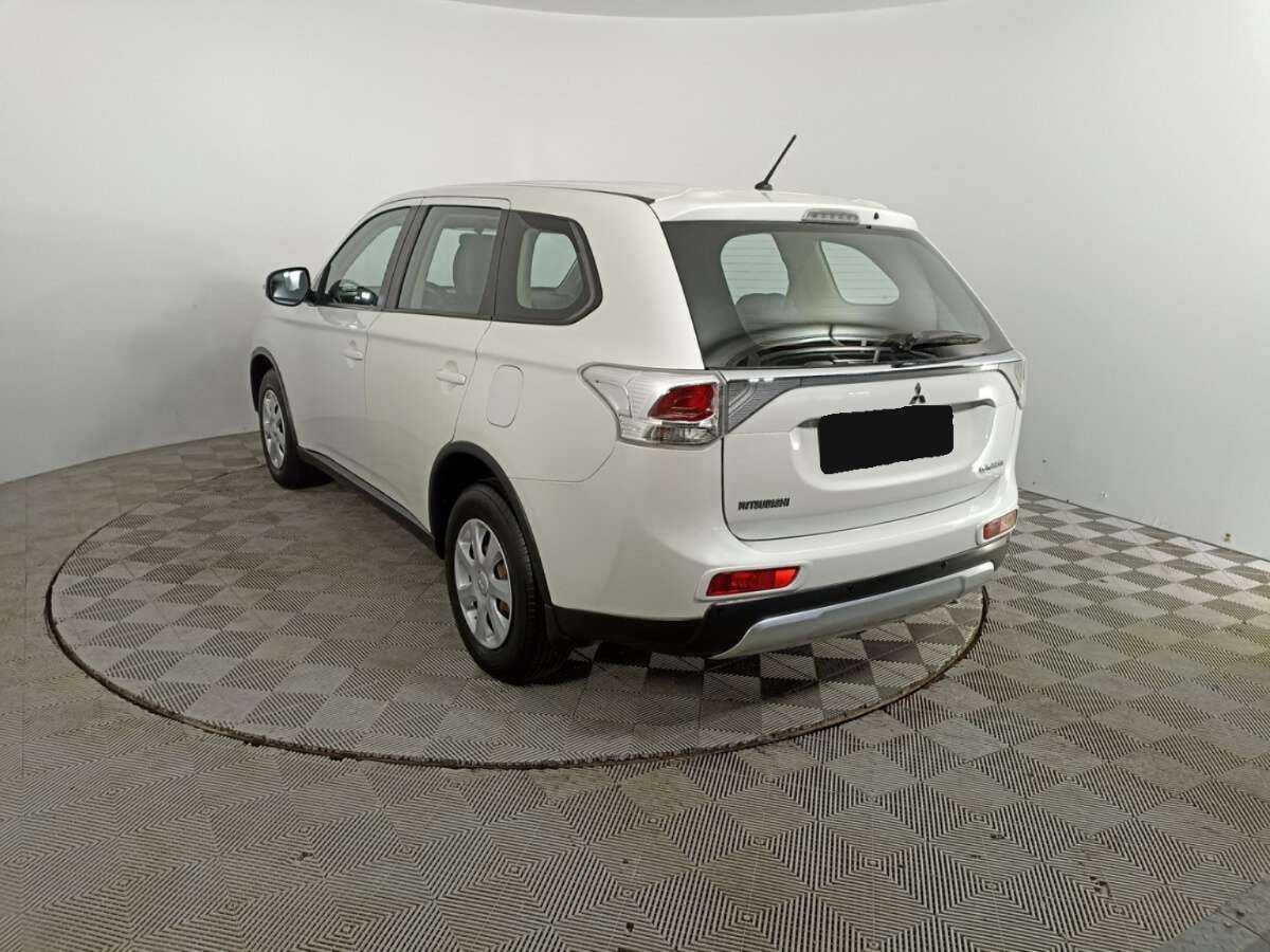 Mitsubishi Outlander с пробегом — 2014 год. Фото: #6