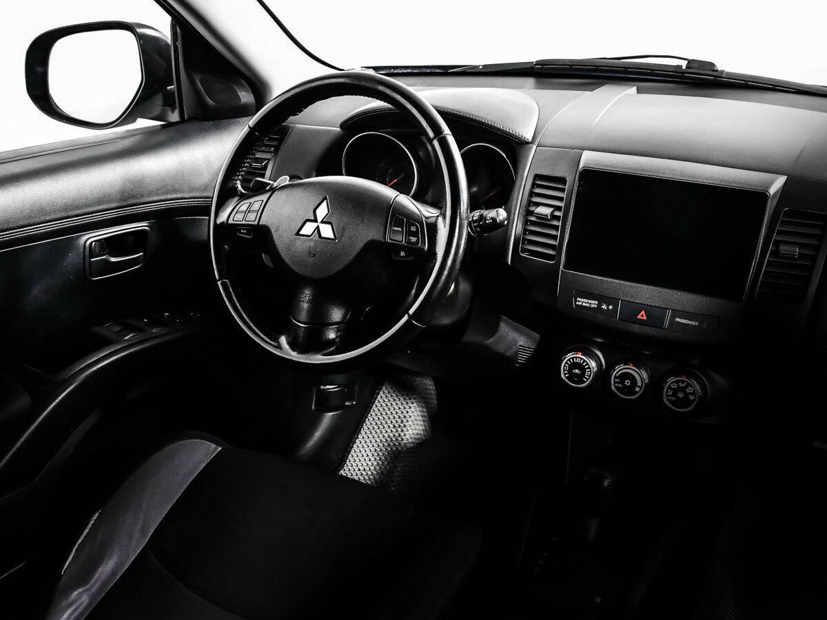 Mitsubishi Outlander с пробегом — 2012 год. Фото: #7