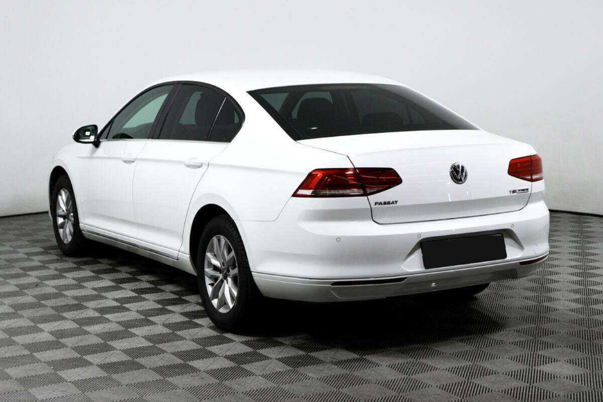 Volkswagen Passat с пробегом — 2016 год. Фото: #6