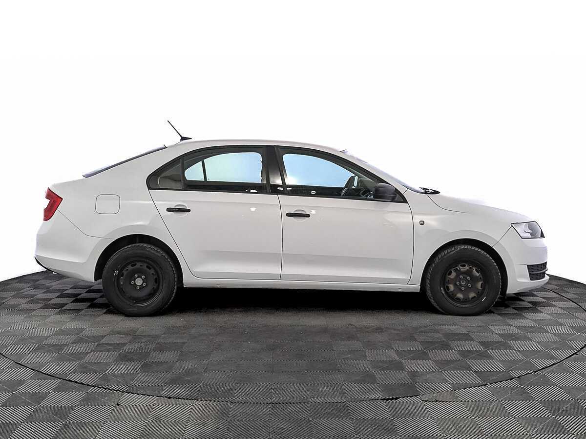 Skoda Rapid с пробегом — 2017 год. Фото: #3