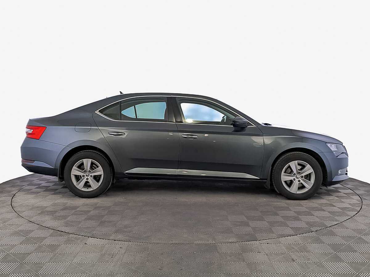 Skoda Superb с пробегом — 2018 год. Фото: #3
