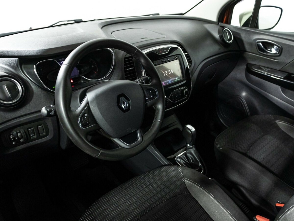 Renault Kaptur с пробегом — 2017 год. Фото: #10