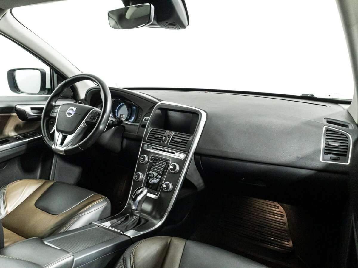 Volvo XC60 с пробегом — 2014 год. Фото: #9