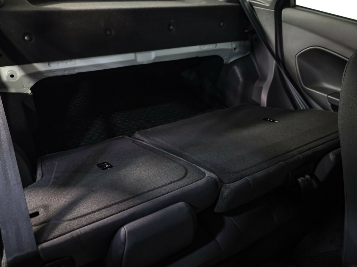 Ford Fiesta с пробегом — 2016 год. Фото: #21