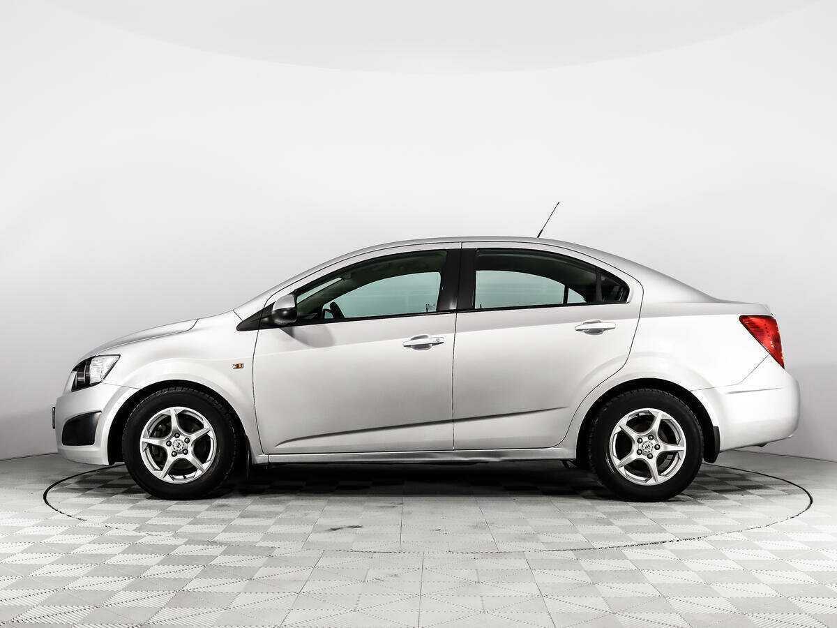 Chevrolet Aveo с пробегом — 2014 год. Фото: #7