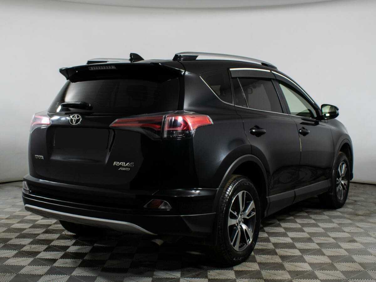 Toyota RAV4 с пробегом — 2016 год. Фото: #3
