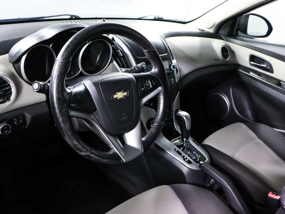 Chevrolet Cruze с пробегом — 2013 год. Фото: #13