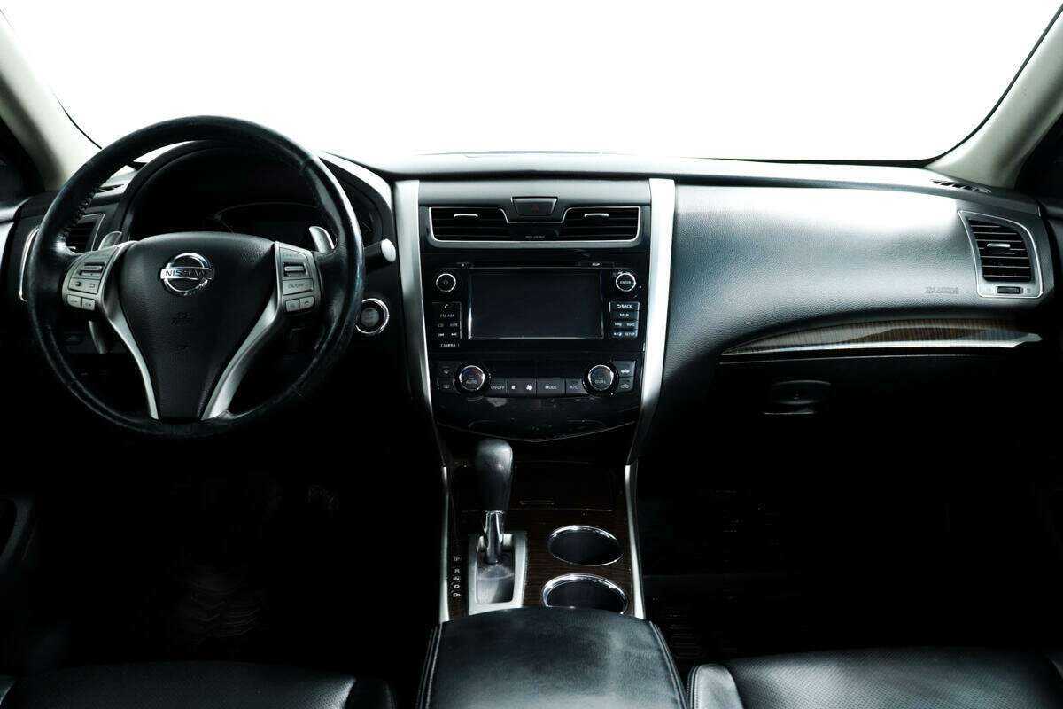 Nissan Teana с пробегом — 2015 год. Фото: #10