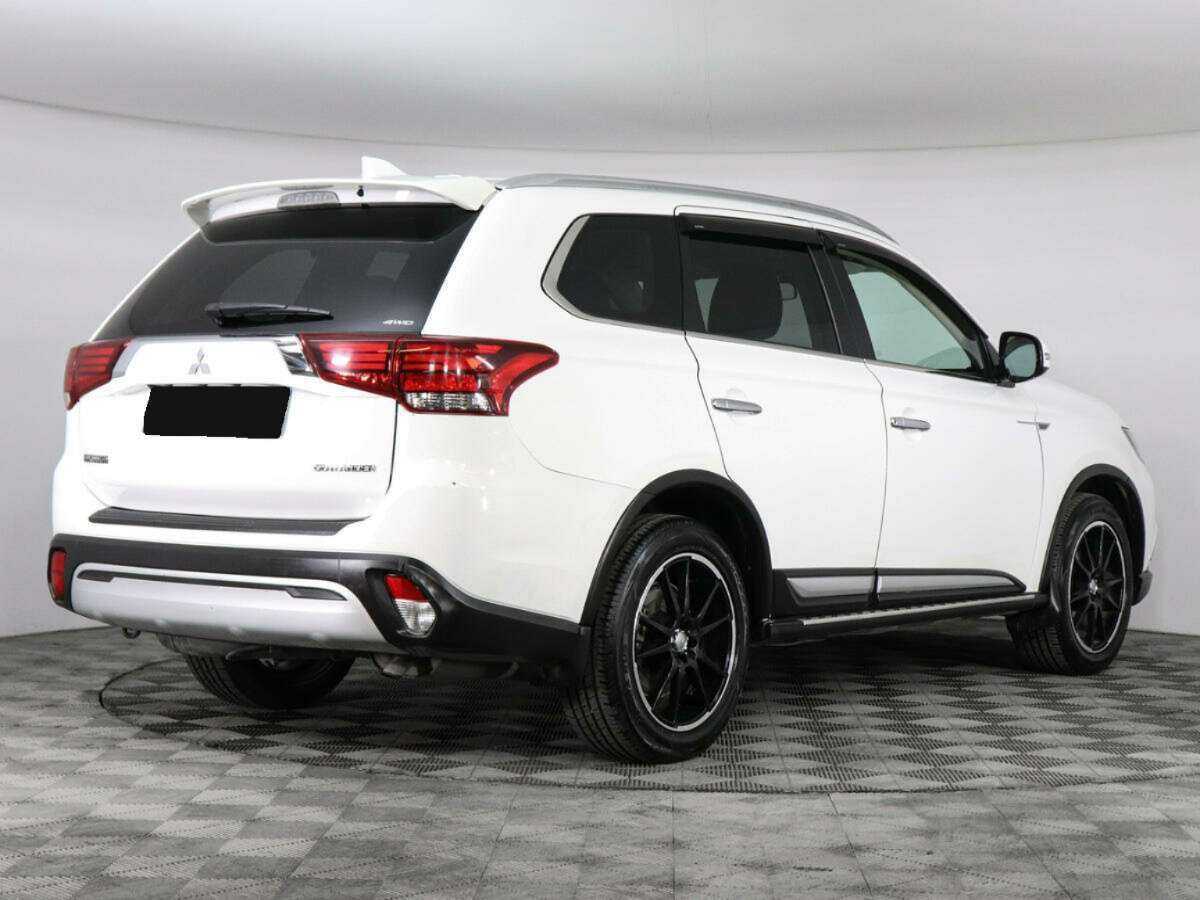 Mitsubishi Outlander с пробегом — 2020 год. Фото: #4