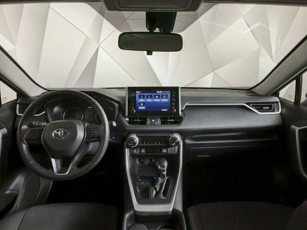 Toyota RAV4 с пробегом — 2020 год. Фото: #9