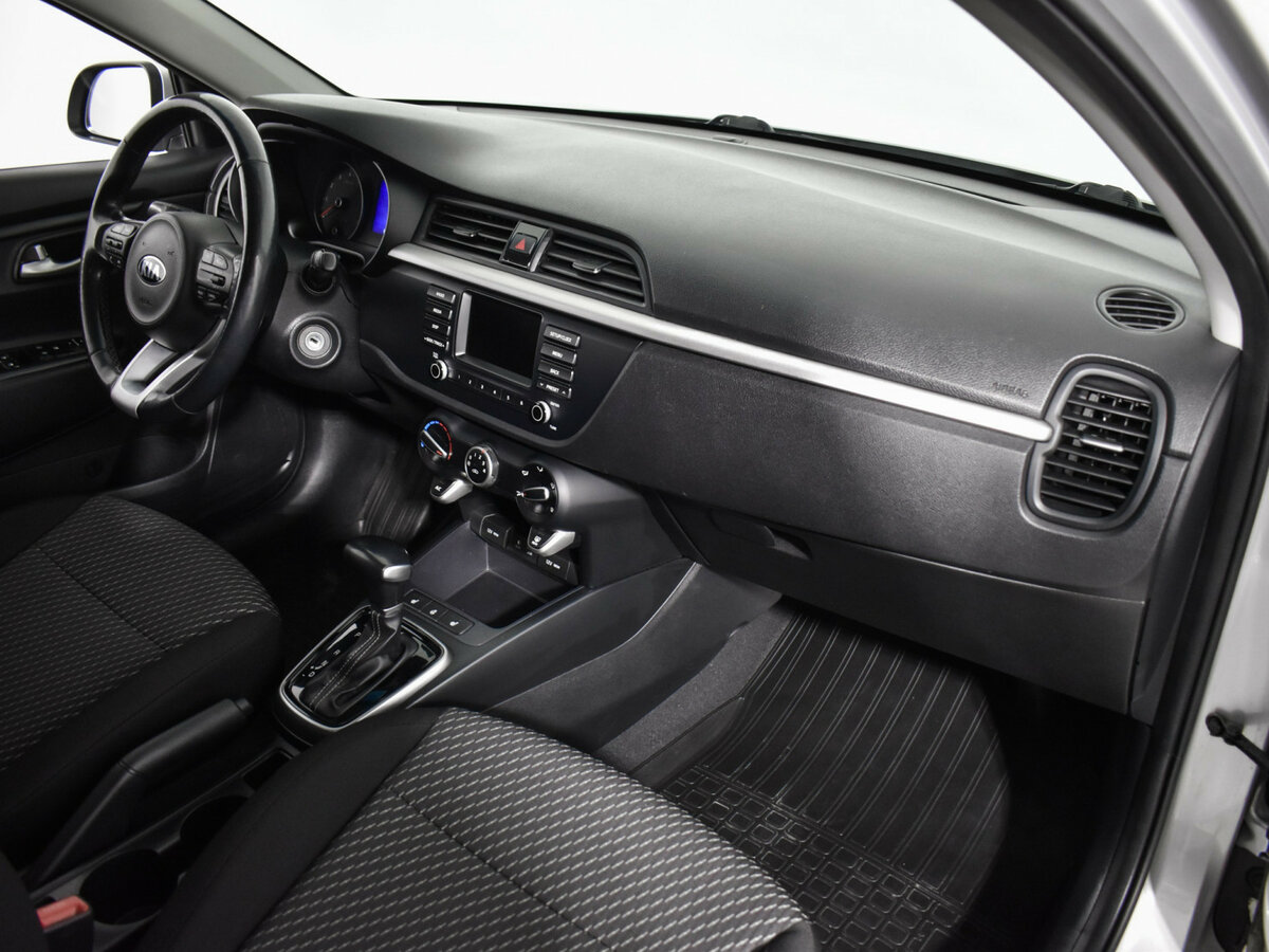 Kia Rio с пробегом — 2018 год. Фото: #11
