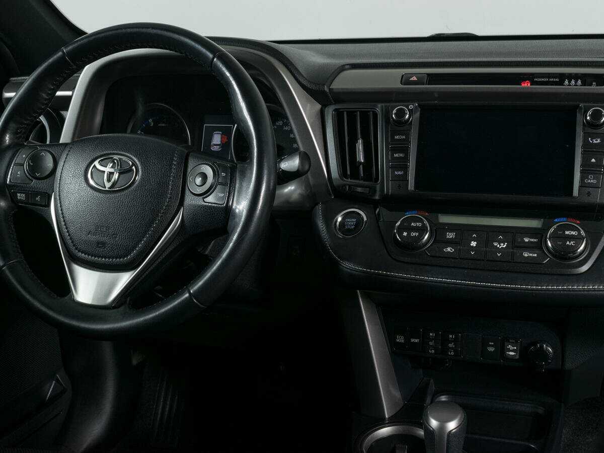 Toyota RAV4 с пробегом — 2018 год. Фото: #10