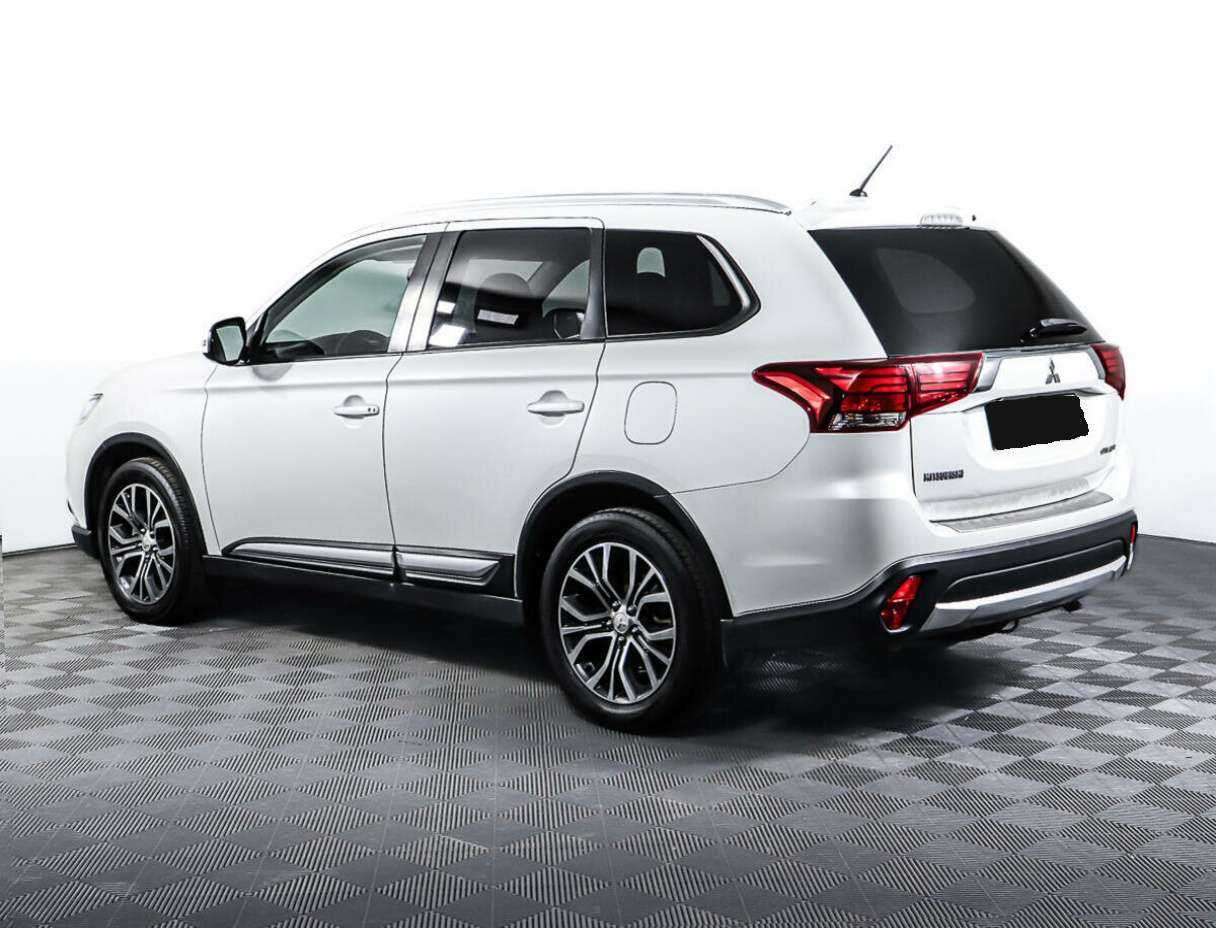 Mitsubishi Outlander с пробегом — 2016 год. Фото: #5