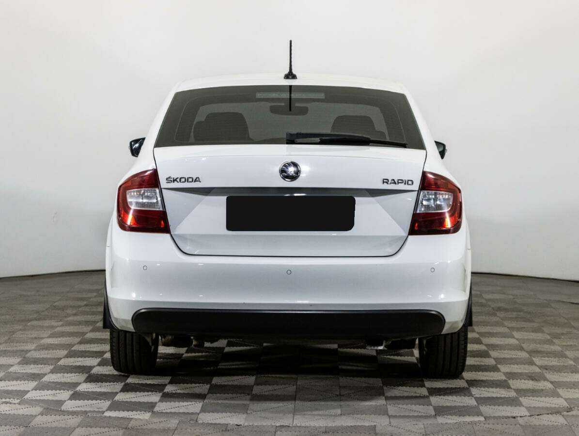 Skoda Rapid с пробегом — 2017 год. Фото: #4