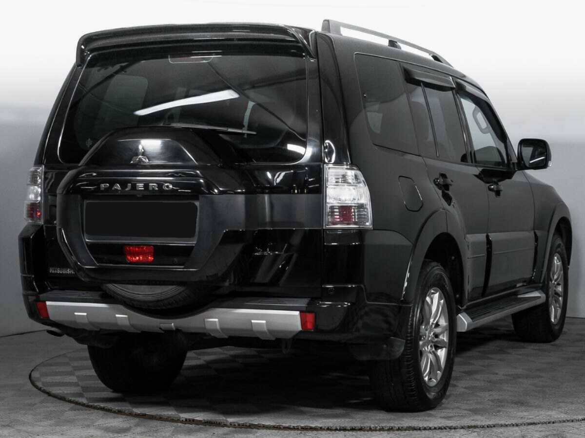 Mitsubishi Pajero с пробегом — 2017 год. Фото: #4