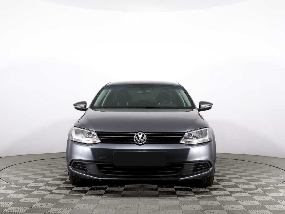 Volkswagen Jetta с пробегом — 2012 год. Фото: #1