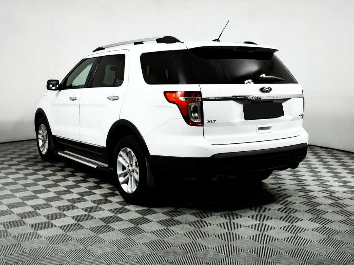 Ford Explorer с пробегом — 2013 год. Фото: #6