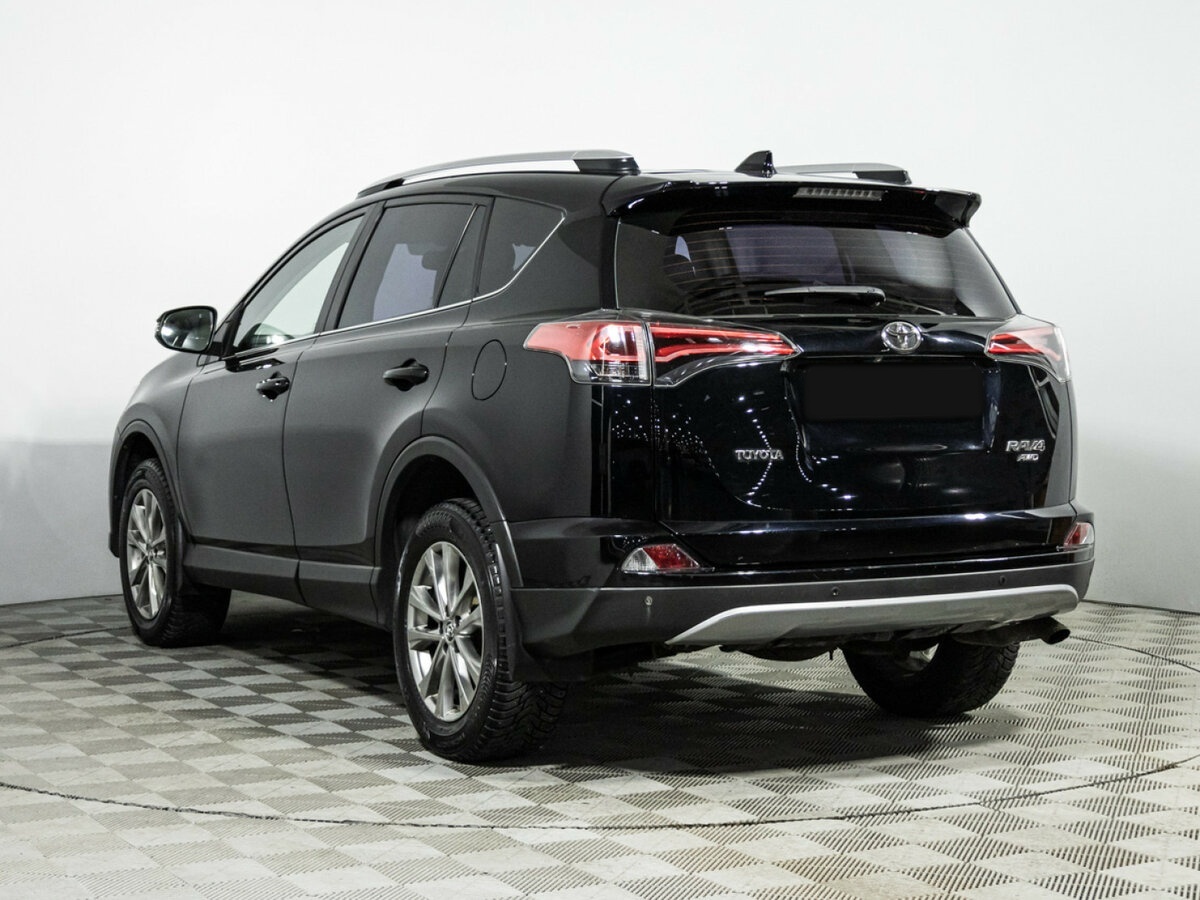 Toyota RAV4 с пробегом — 2017 год. Фото: #5