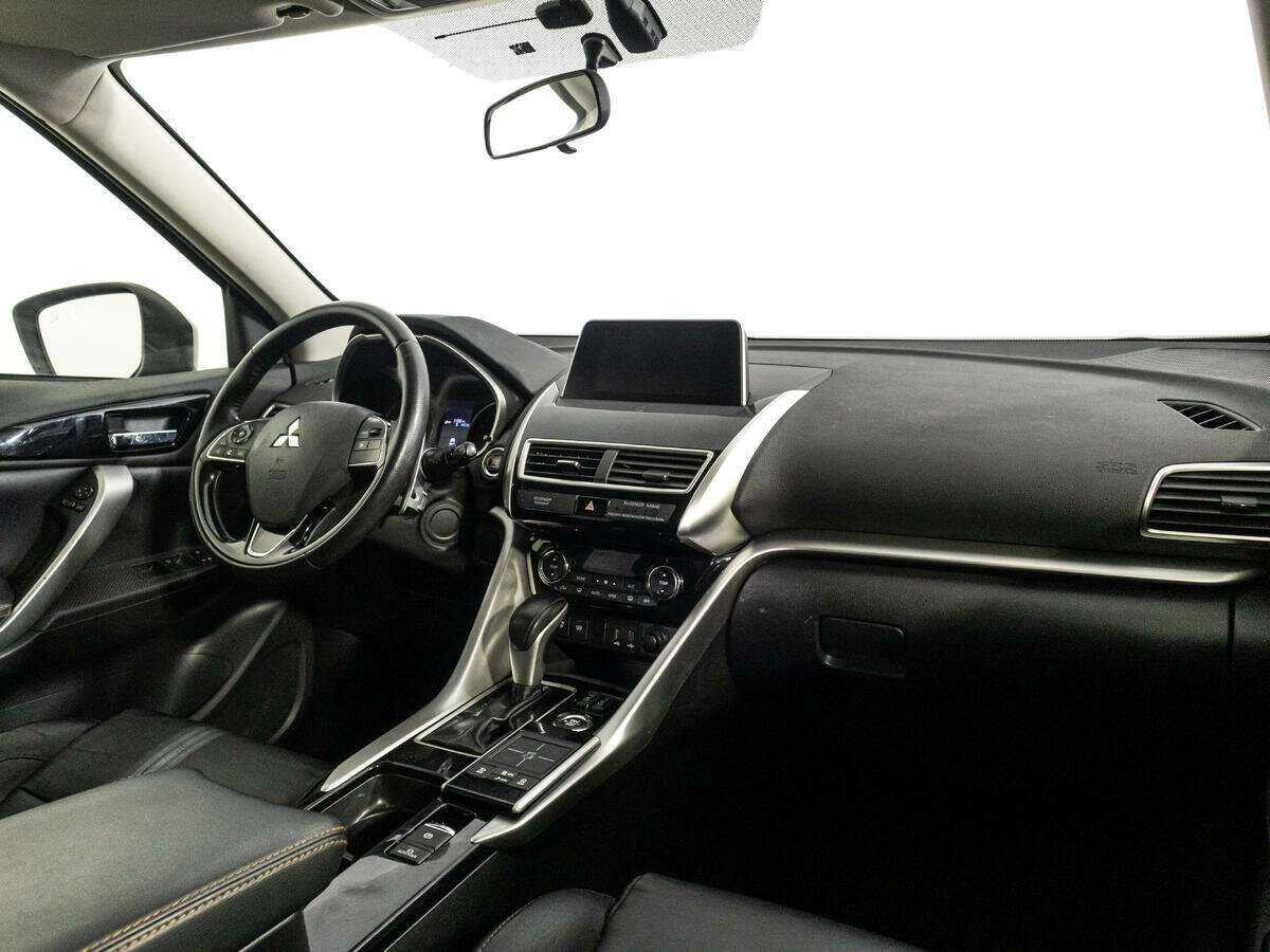 Mitsubishi Eclipse Cross с пробегом — 2018 год. Фото: #6