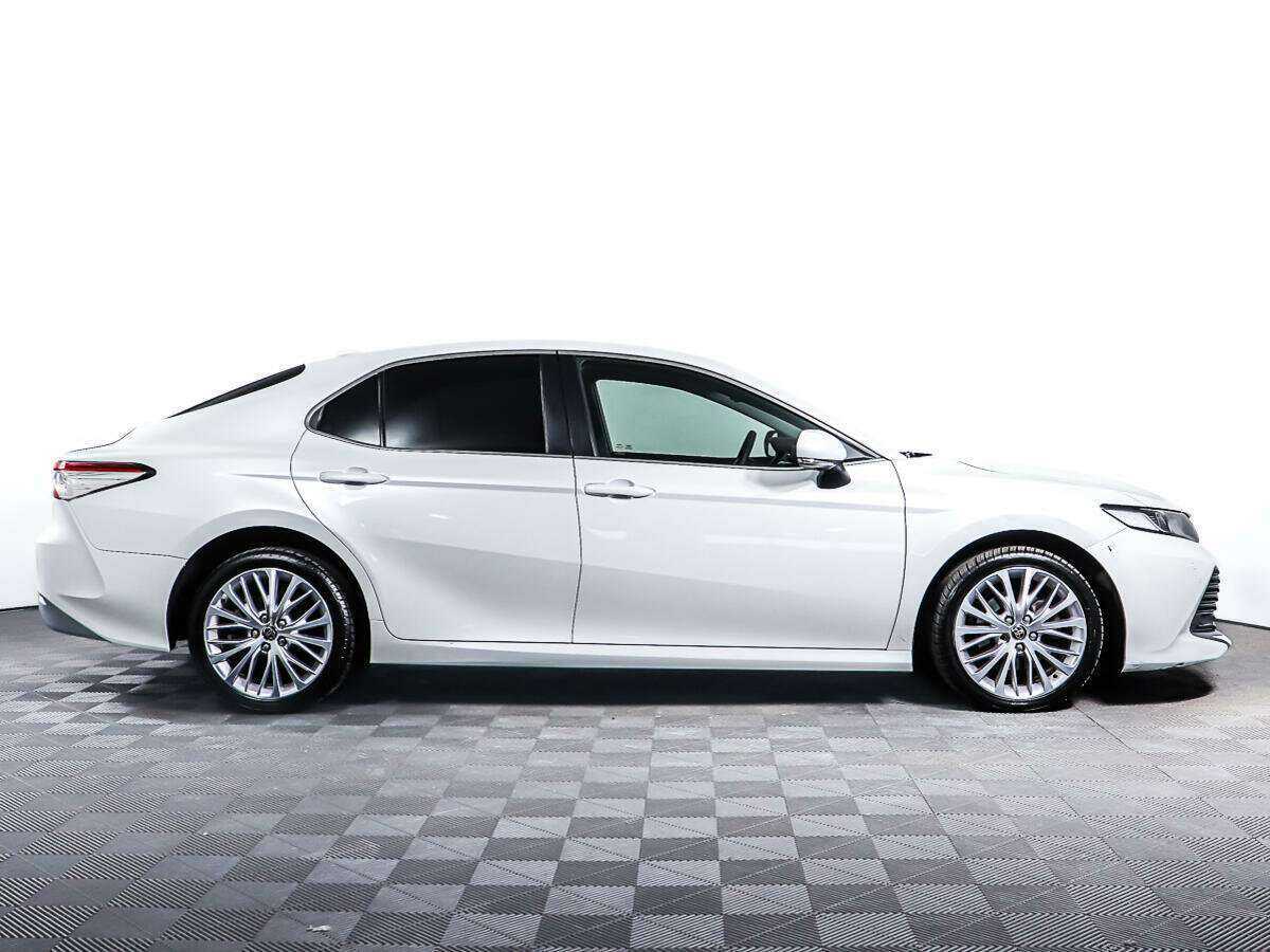 Toyota Camry с пробегом — 2020 год. Фото: #3