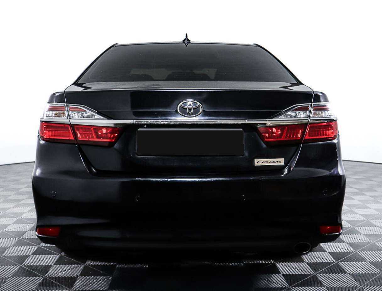 Toyota Camry с пробегом — 2017 год. Фото: #5