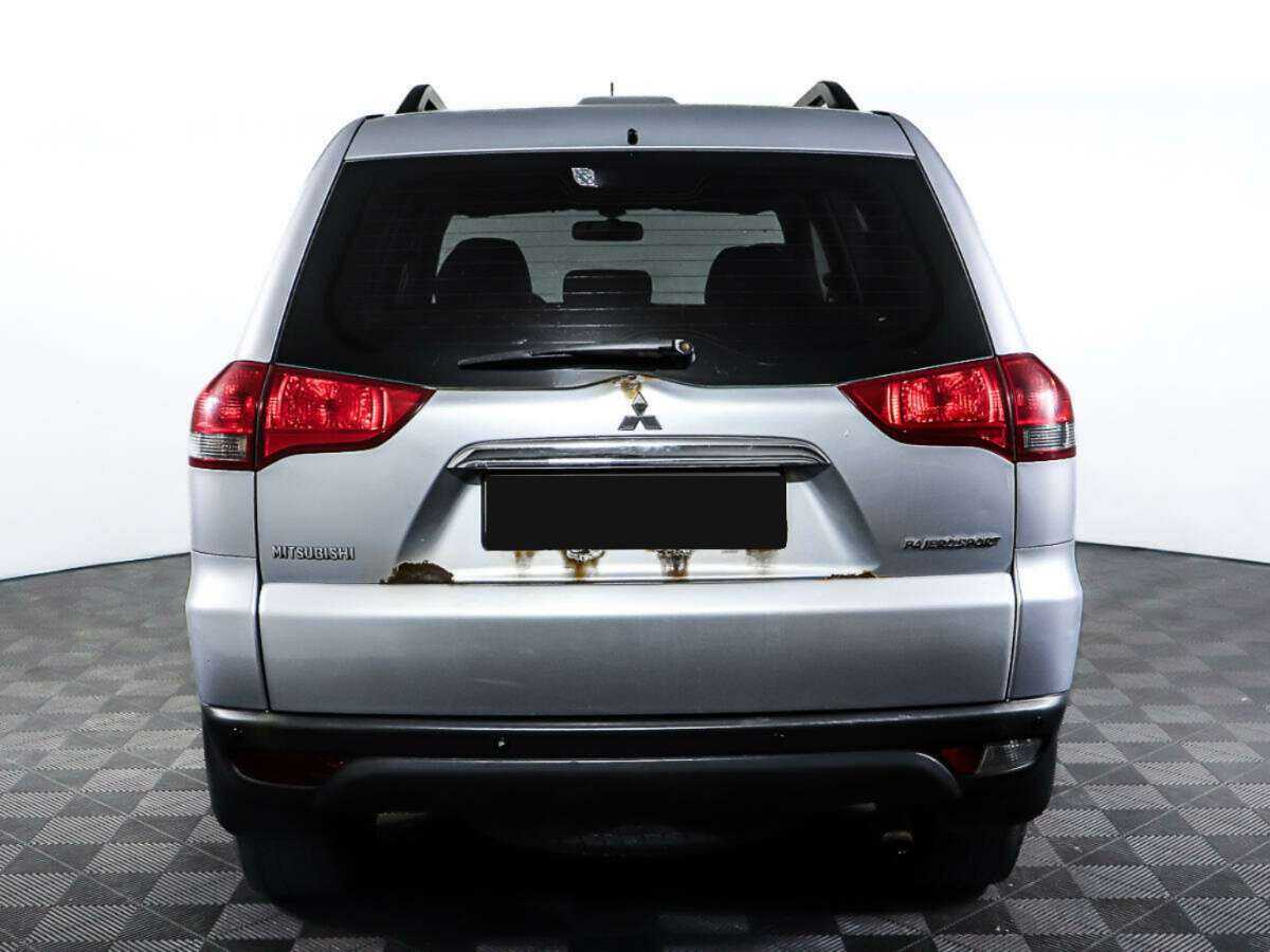 Mitsubishi Pajero Sport с пробегом — 2014 год. Фото: #5