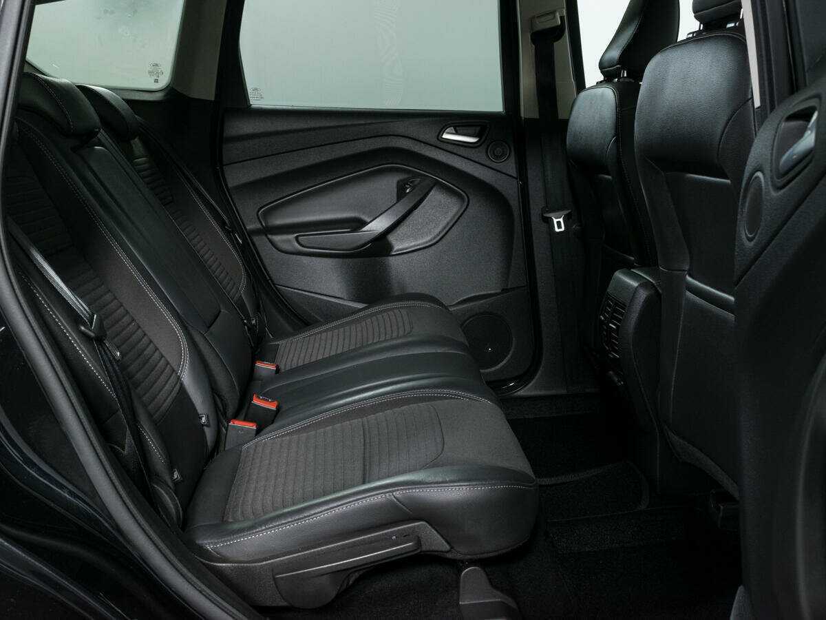 Ford Kuga с пробегом — 2017 год. Фото: #9