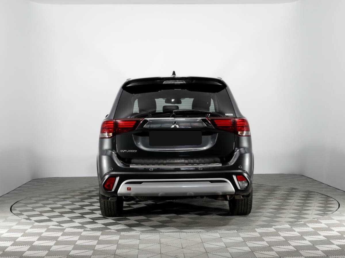 Mitsubishi Outlander с пробегом — 2022 год. Фото: #5