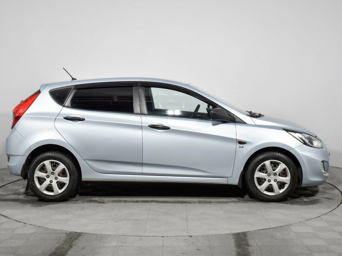 Hyundai Solaris с пробегом — 2014 год. Фото: #3
