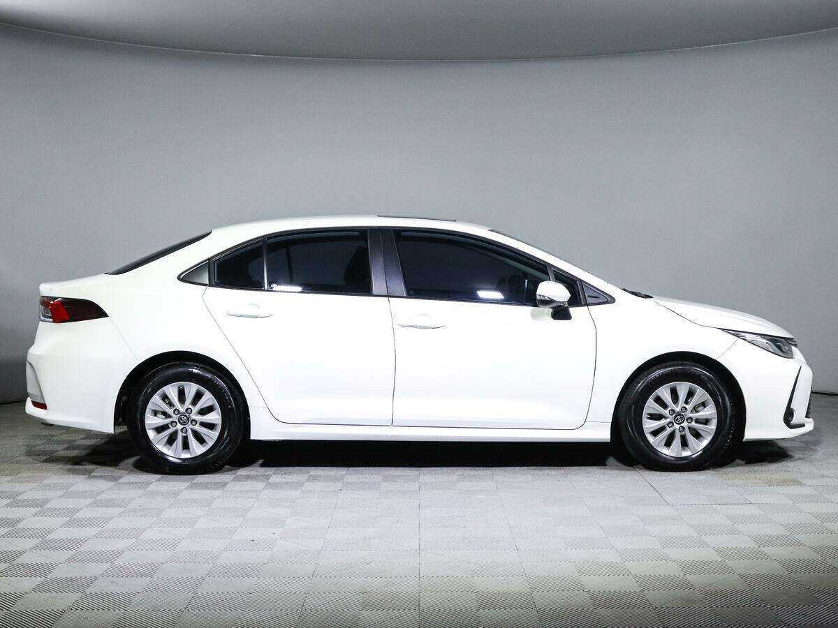 Toyota Corolla с пробегом — 2022 год. Фото: #3