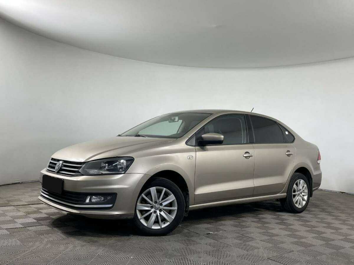 Volkswagen Polo с пробегом — 2015 год. Фото: #0