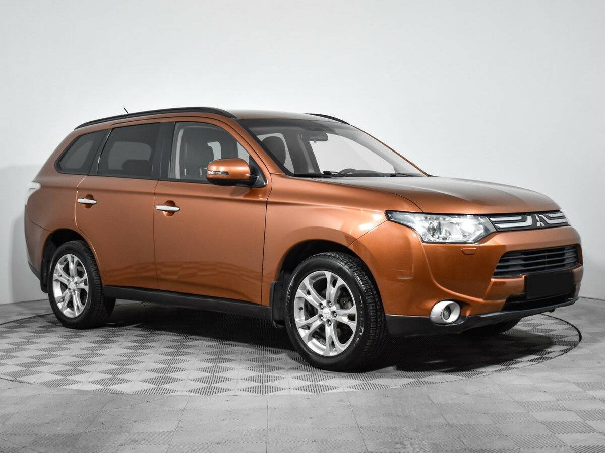 Mitsubishi Outlander с пробегом — 2012 год. Фото: #2