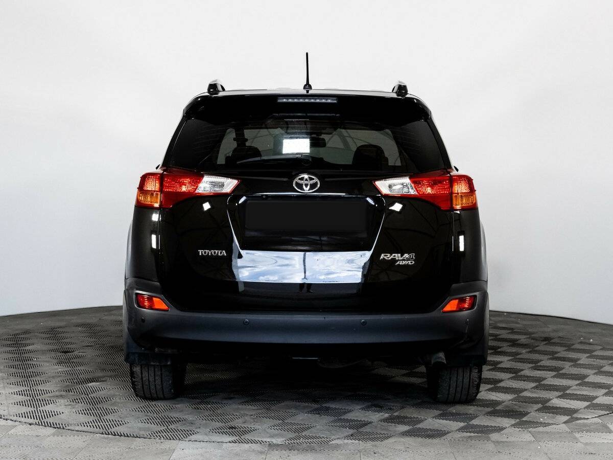 Toyota RAV4 с пробегом — 2015 год. Фото: #4