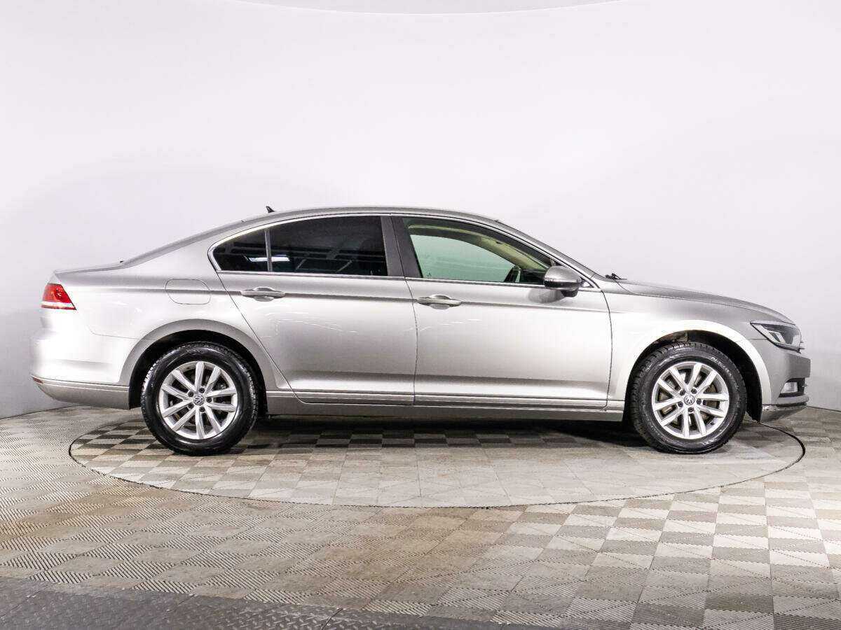 Volkswagen Passat с пробегом — 2017 год. Фото: #3