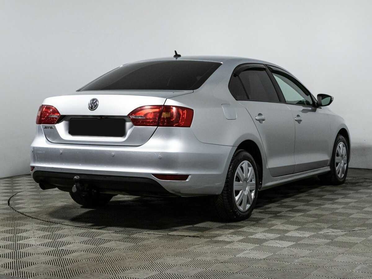 Volkswagen Jetta с пробегом — 2012 год. Фото: #4