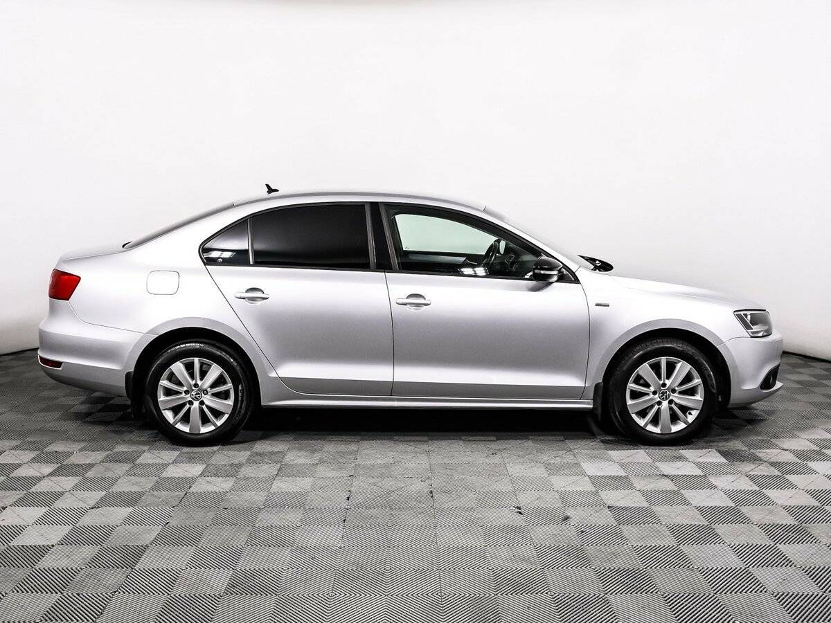 Volkswagen Jetta с пробегом — 2013 год. Фото: #3