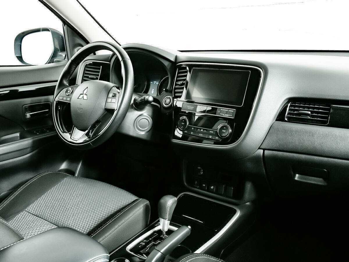 Mitsubishi Outlander с пробегом — 2018 год. Фото: #6
