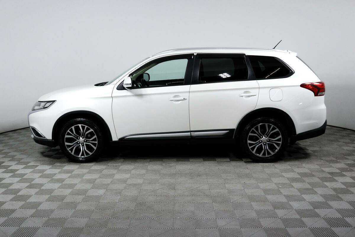 Mitsubishi Outlander с пробегом — 2015 год. Фото: #7