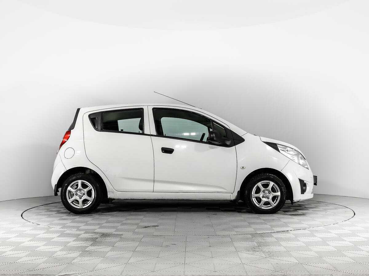 Chevrolet Spark с пробегом — 2013 год. Фото: #3