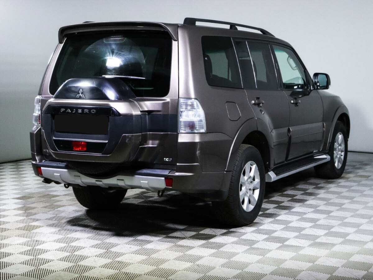 Mitsubishi Pajero с пробегом — 2014 год. Фото: #3
